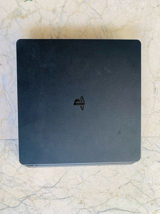 Play Station 4 Consola  mas un mando