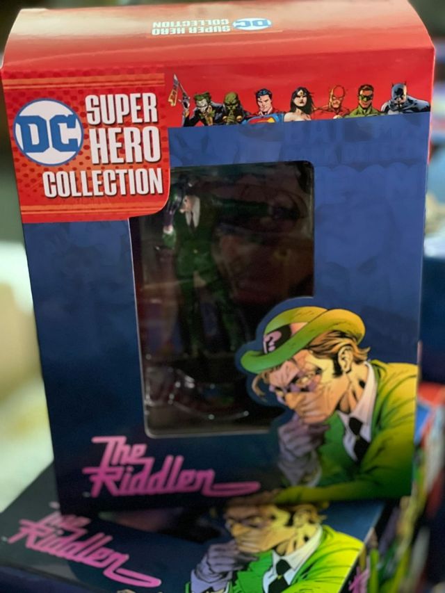 The riddlen DC comics super Hero 