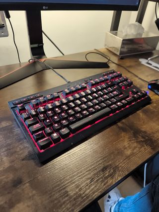 Teclado mecánico Corsair k63