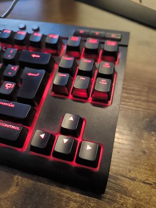Teclado mecánico Corsair k63
