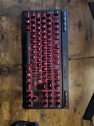 Teclado mecánico Corsair k63