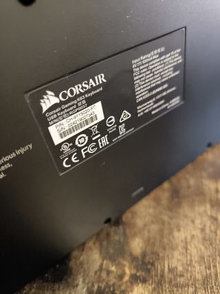 Teclado mecánico Corsair k63