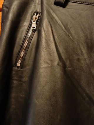 Pantalón polipiel Cortefiel