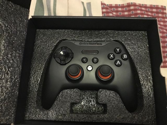 Mando steelseries stratus xl