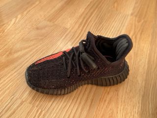Yeezy Boost 350 V2 Black Red para niños