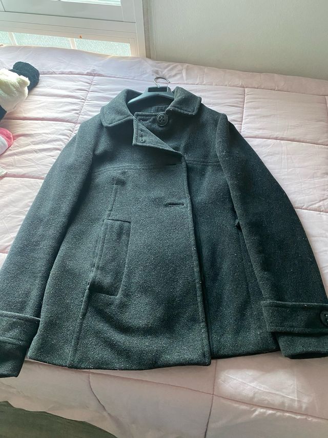 Abrigo. Gris oscuro. Talla 36. Mujer