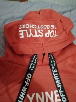 Sudadera con gorro