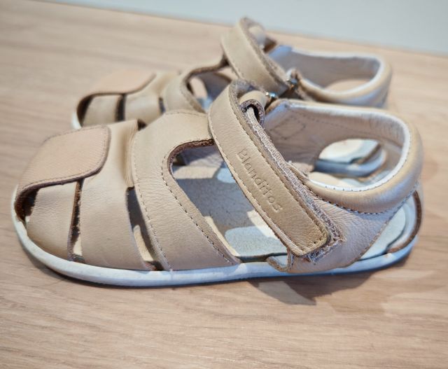 Sandalia niño Blanditos 23