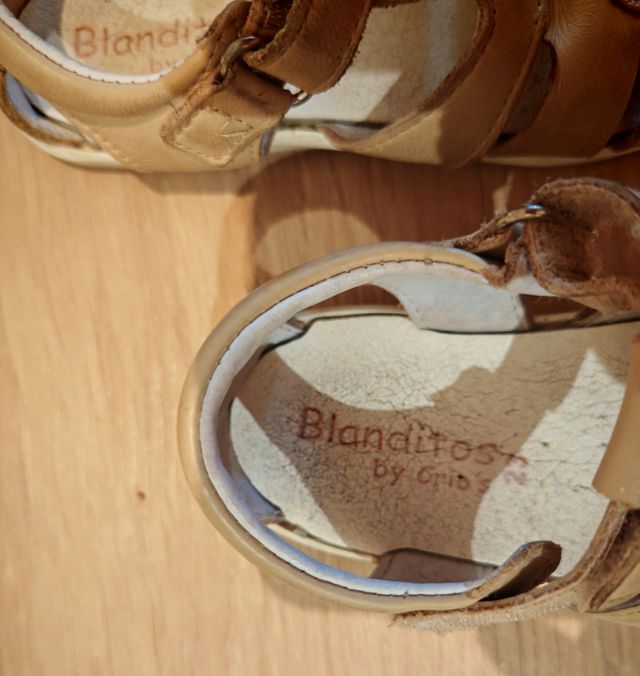 Sandalia niño Blanditos 23