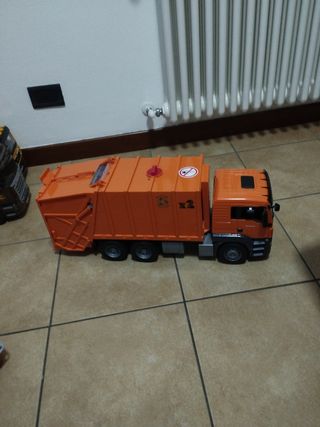 Camion raccolta rifiuti Bruder
