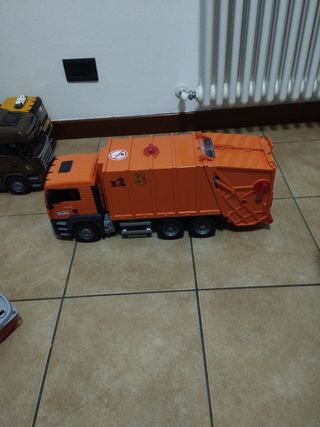 Camion raccolta rifiuti Bruder