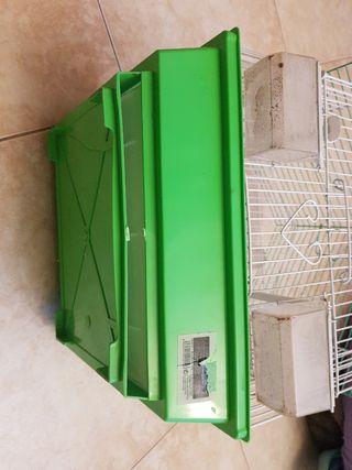 Jaula para pajaros con comedero y bebede