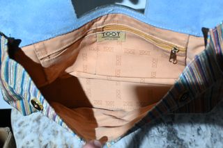 Bolso clutch rayas coloridas y cuero azul vintage