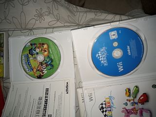 Se venden 2 wii con muchos accesorios