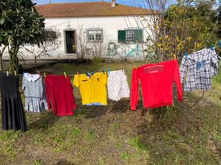 Variada roupa de marca!