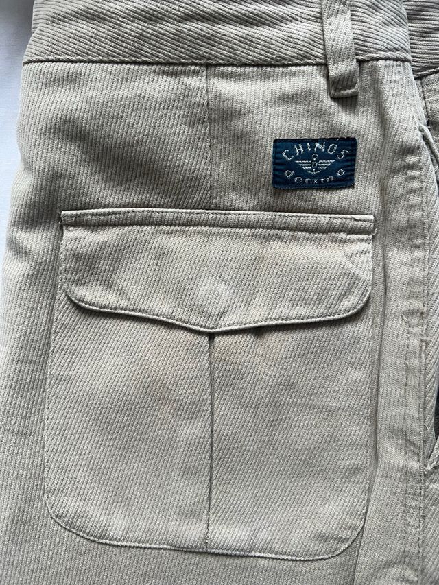 Pantalones chinos color beige