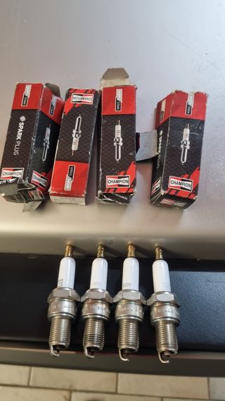 Candele champion CET8