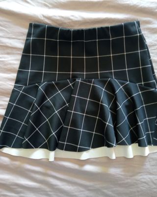 Minifalda volante Stradivarius