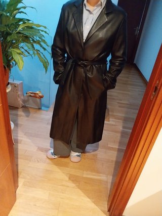 Gabardina de piel