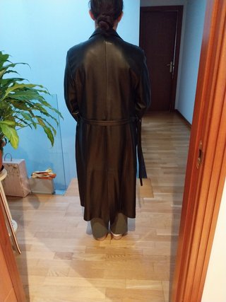 Gabardina de piel