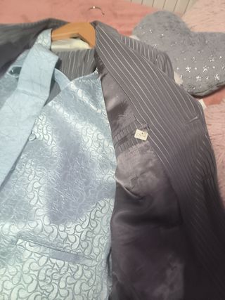 Traje de novio gris perla a rayas