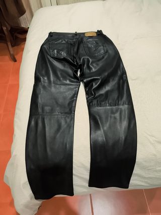 Pantalones piel negros