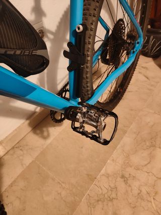 Bicicleta de montaña Cube
