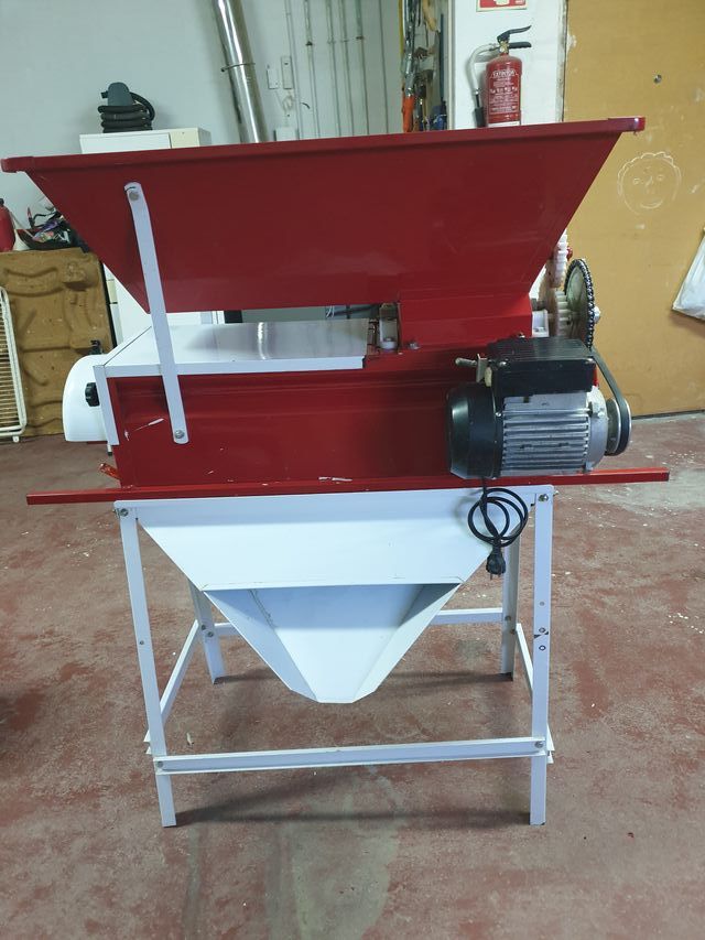 DESPALILLADORA Y ESTRUJADORA. Uvas y manzanas...