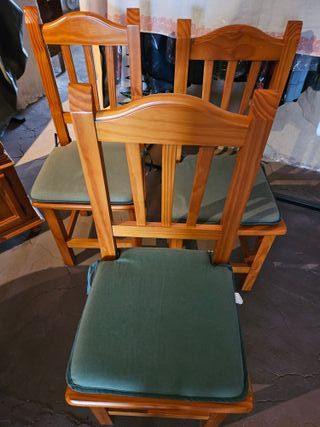 SE VENDE MESA CAMILLA, MESA TELEVISION Y 3 SILLAS