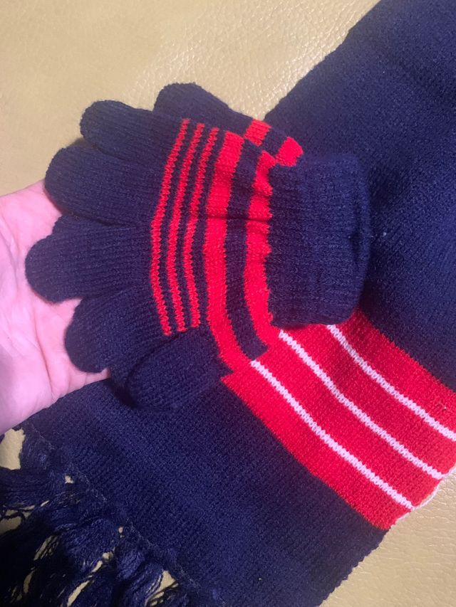 Set guanti sciarpa e cappello