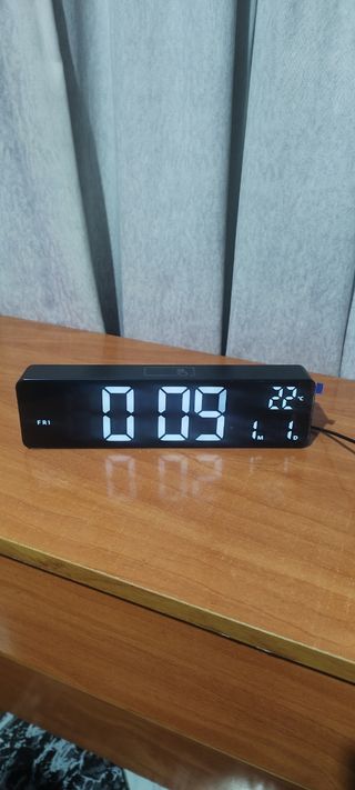 Reloj alarma digital de mesa o pared
