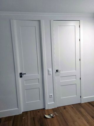 Instaló puertas y tarima flotante