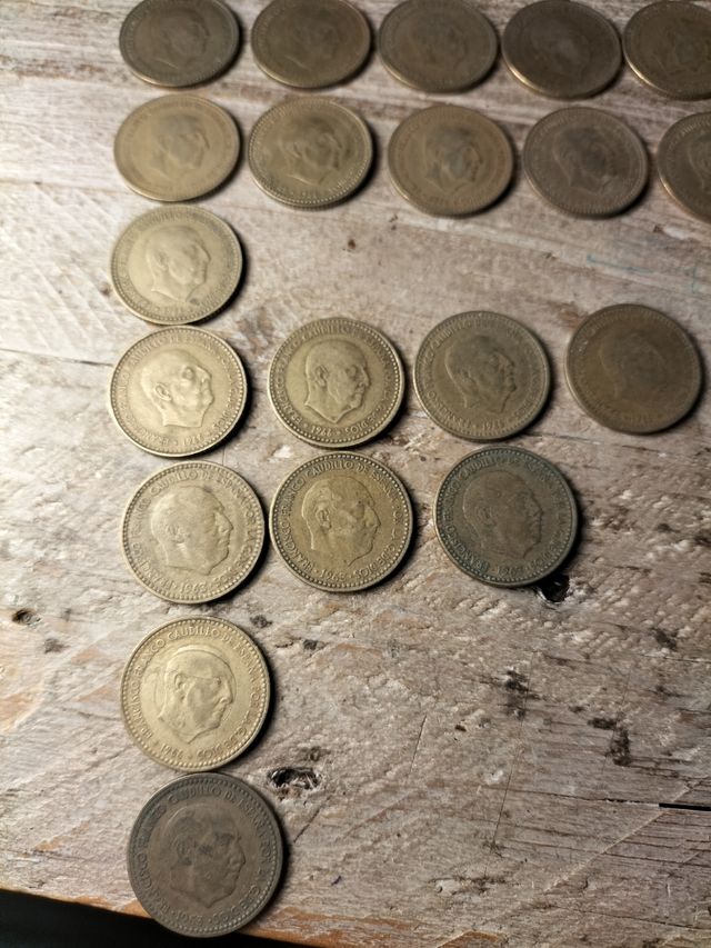 Pesetas franco diferentes fechas, 74 unidades