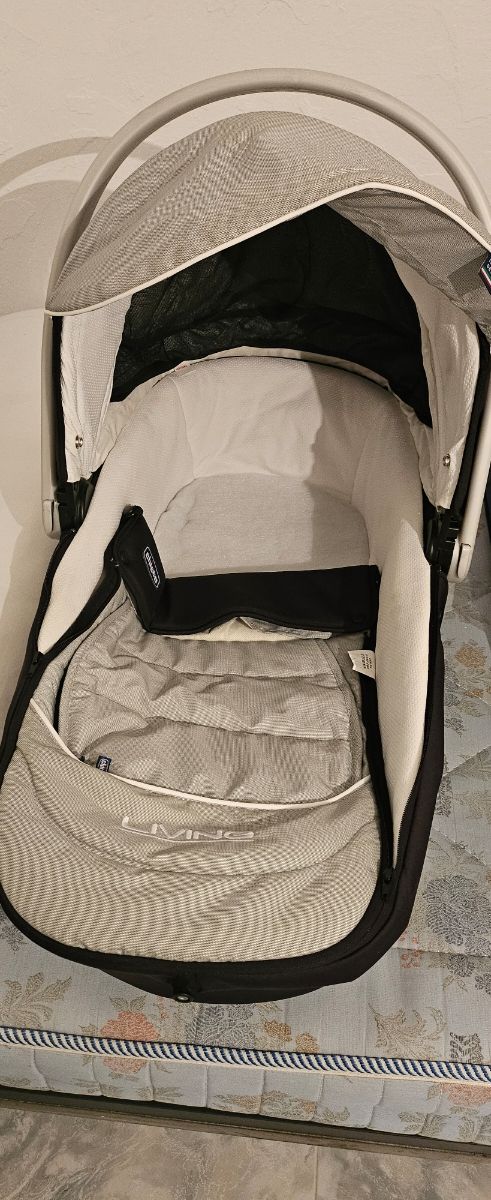 Coche de bebe capazo más Maxi cosi CHICCO.