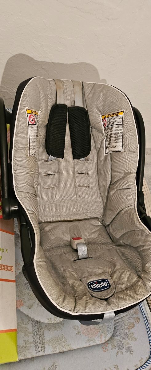 Coche de bebe capazo más Maxi cosi CHICCO.
