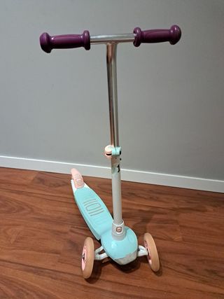Patinete infantil con luces 