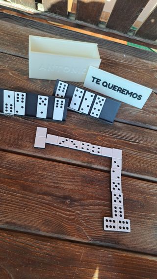 Dominó y juegos de mesa personalizados