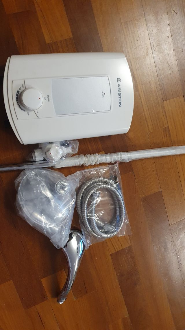 scaldino ariston con tutto il kit nuovo