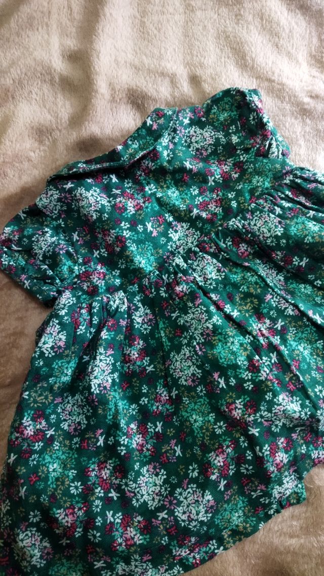 Vestido flores. Regalo chaqueta. 3 meses