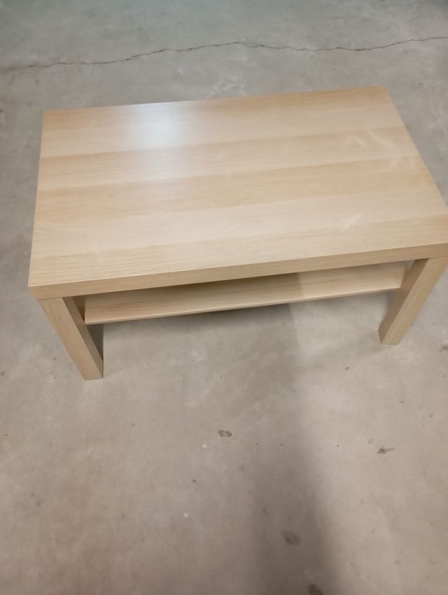 Mesa de madera interior