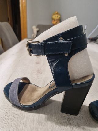 Zapatos piel azul talla 37