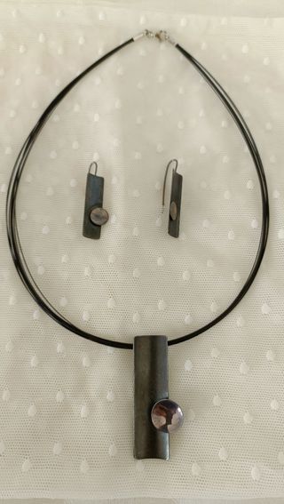 PENDIENTES Y COLGANTE