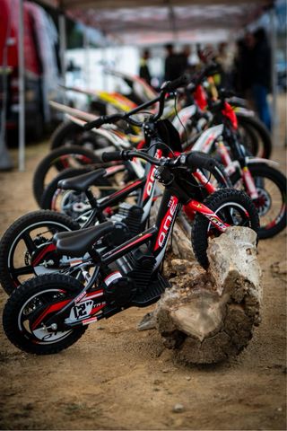 TRRS ONE Kids 16” electrica infantil push bike