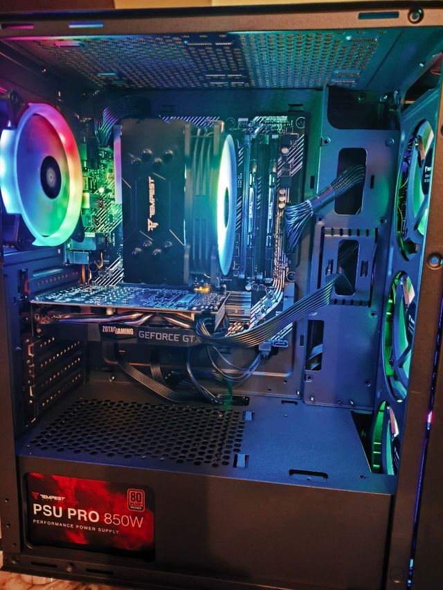 PC GAMING RYZEN 7 2700x