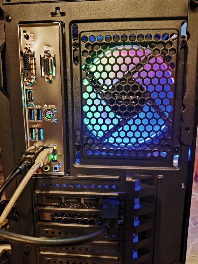 PC GAMING RYZEN 7 2700x