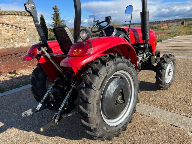 tractor 4x4  diesel nuevo a estrenar 25 cv 