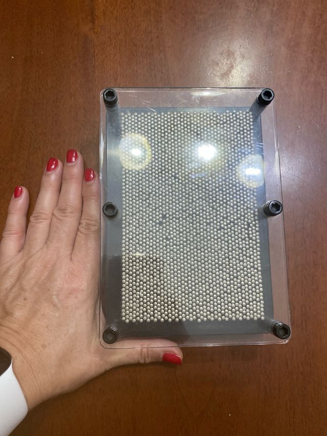 Juego de siluetas de clavos