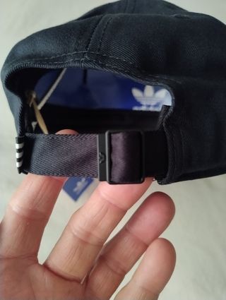 Berretto Adidas.