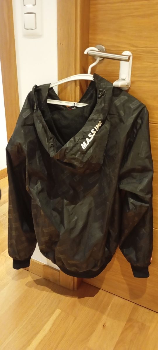 Cortavientos Negro Talla L  M.A.S.S.INC