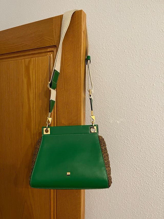 Bolso Purificación García piel verde 35€